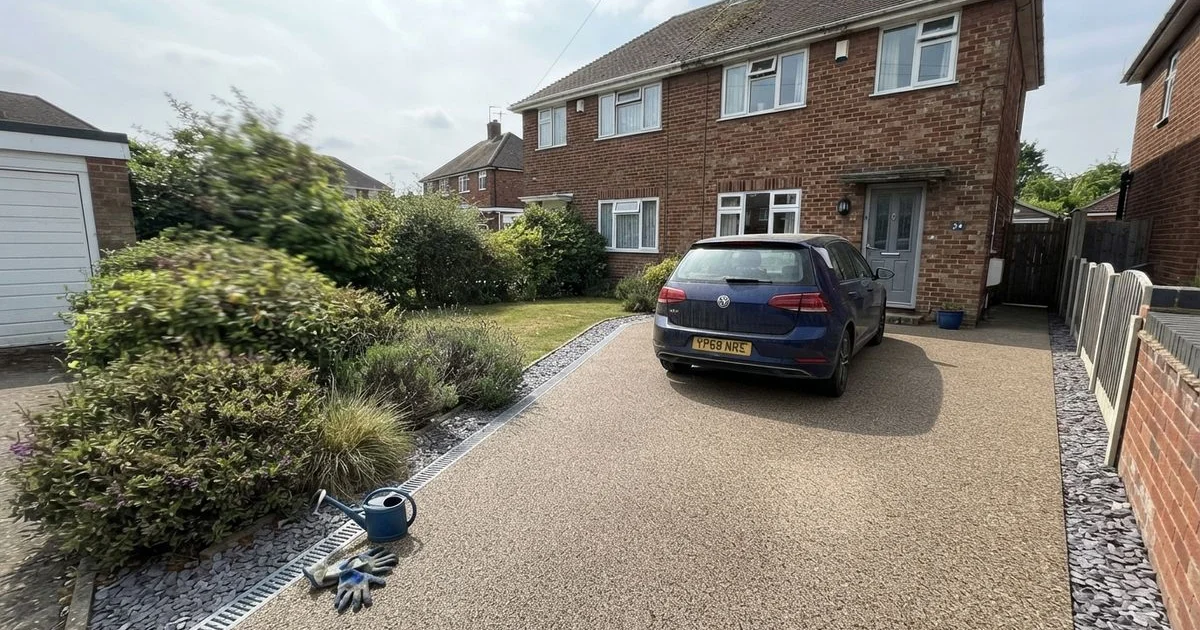 Planning permission and drainage rules for driveways in England